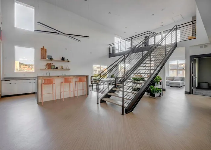 Stylish Apartment Close To Attractions