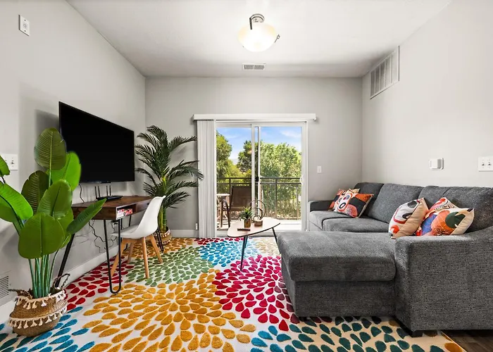 Stylish Apartment Close To Attractions