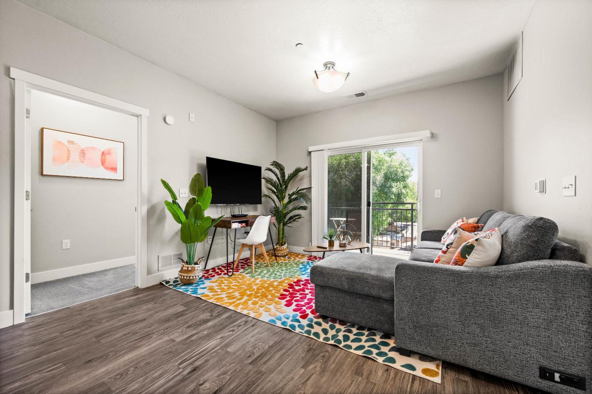 Apartment Stylish Close To Attractions