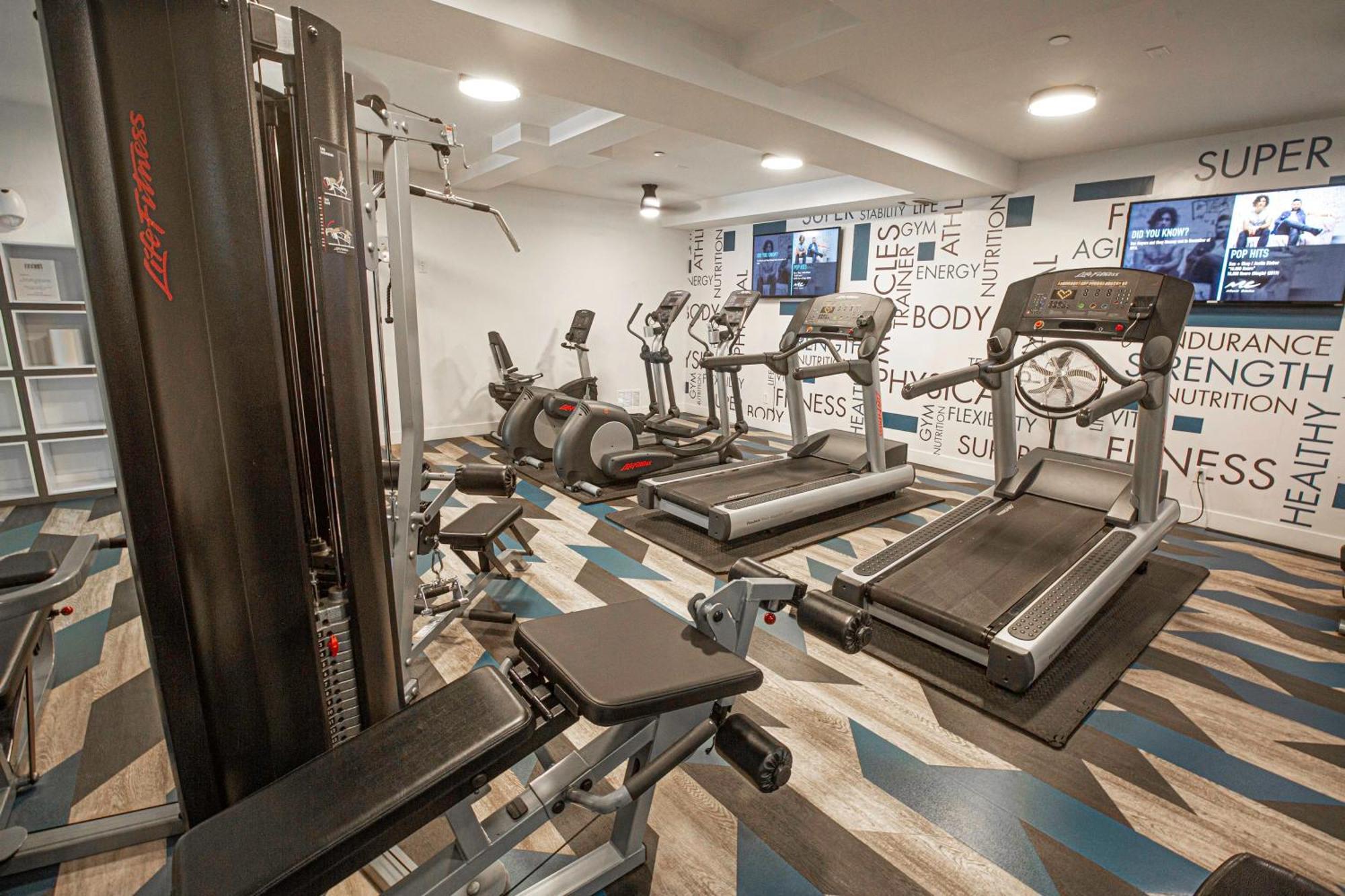 Stylish Close To Attractions Apartment